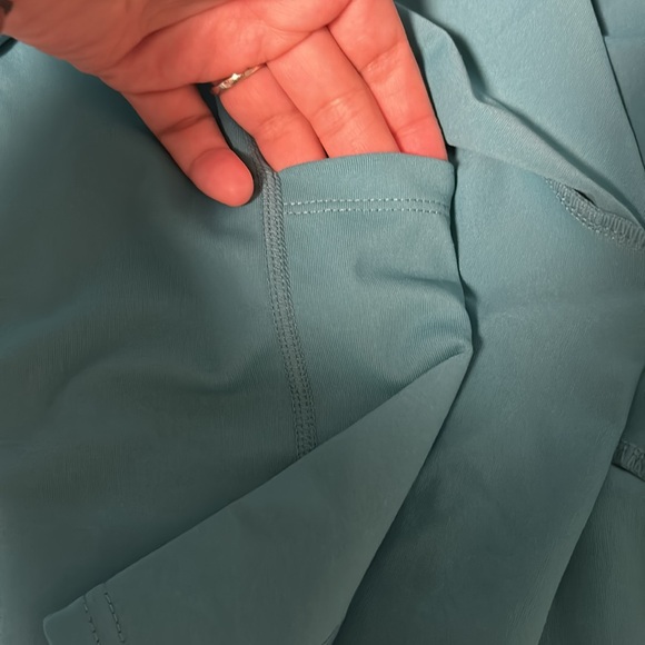 Fabletics skort - Picture 3 of 8